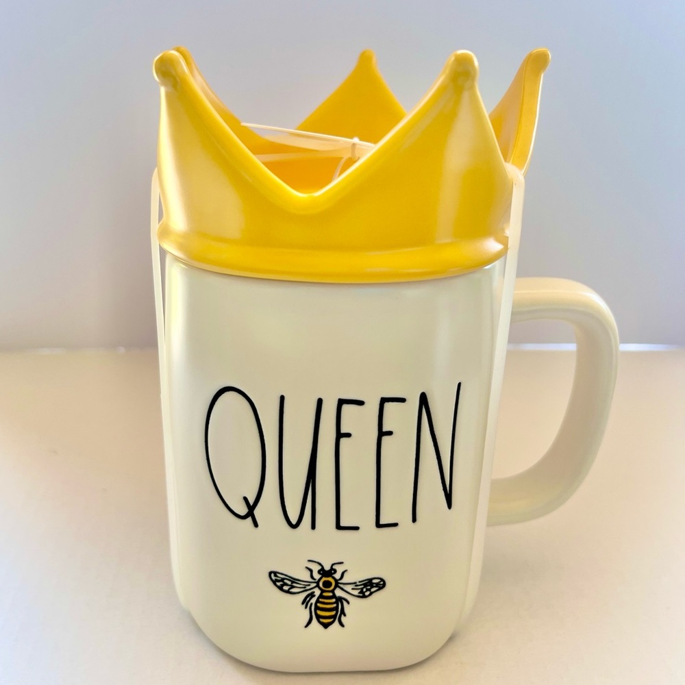 RAE DUNN QUEEN BEE MUG WITH YELLOW CROWN LID TOPPER